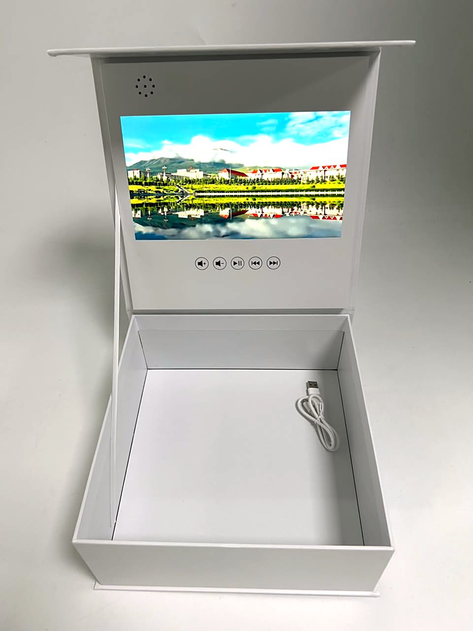 KOMPLET OPLEVELSE